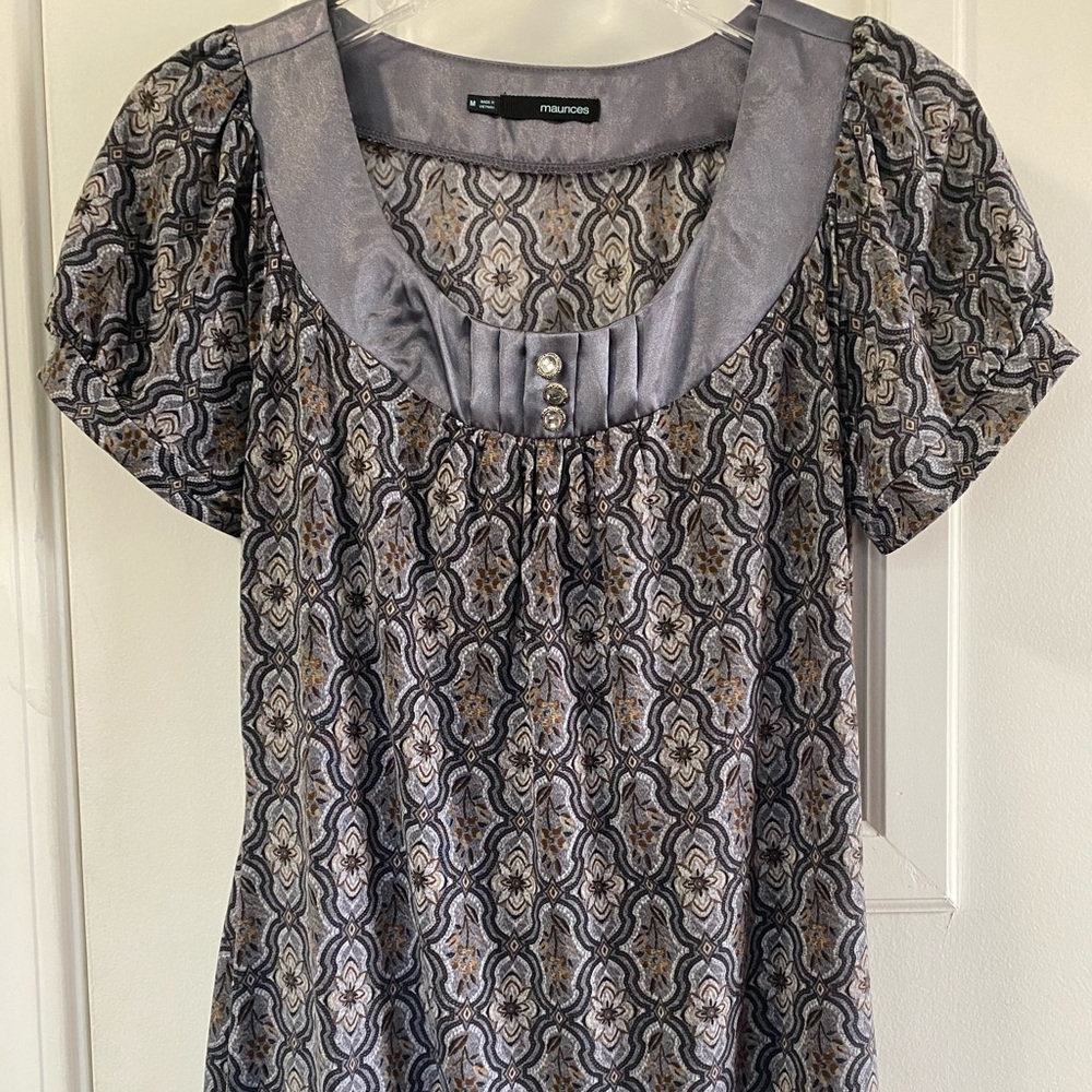 Grey short-sleeved dress shirt